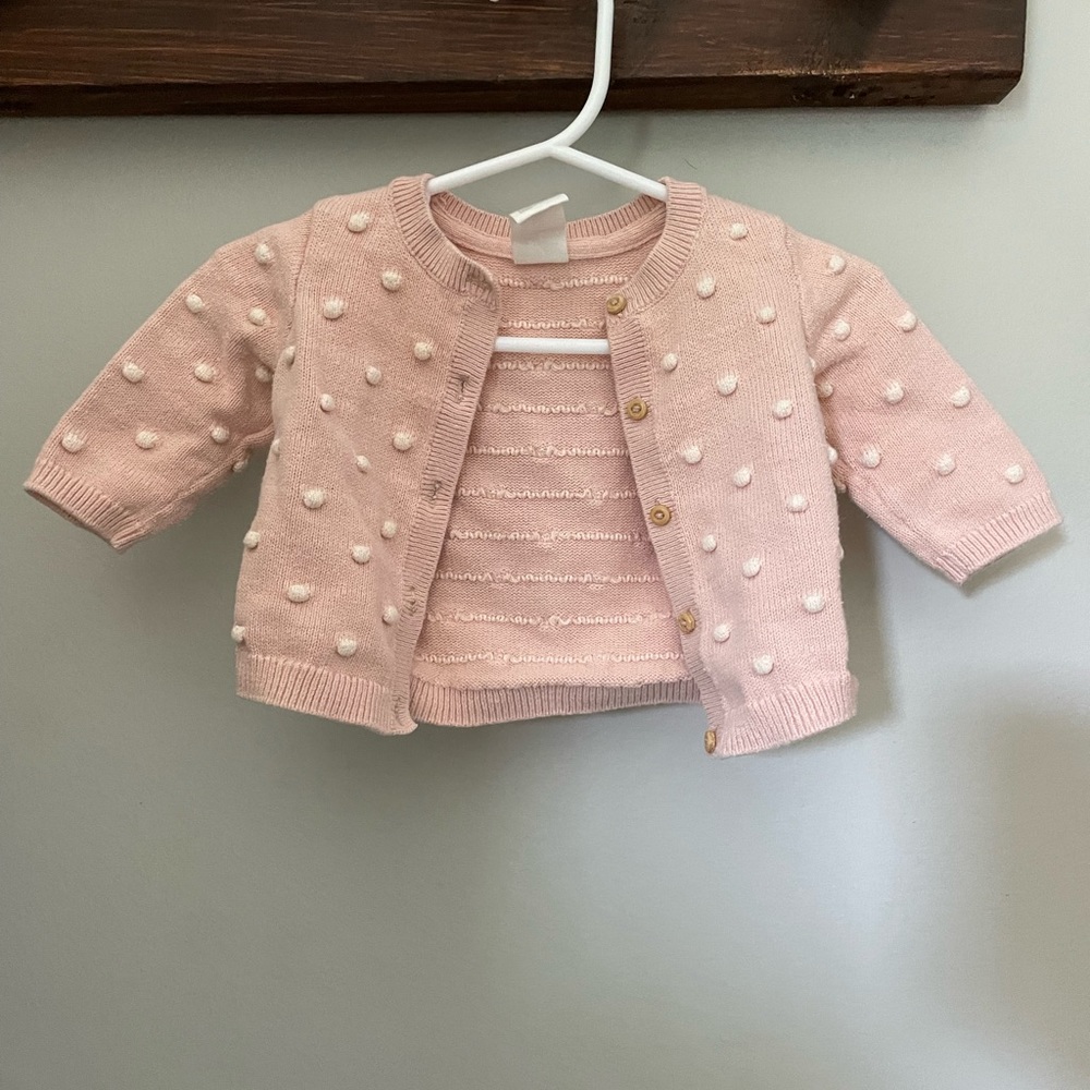 H&M Newborn Knit Sweater // Size 1-2 Months